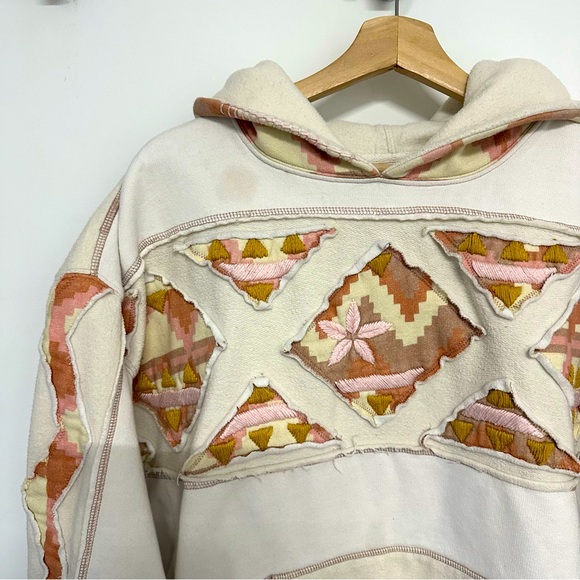 We The Free White/Pink It’s a Vibe Aztec Embroidered Hoodie Medium Boho Pullover - Picture 5 of 5